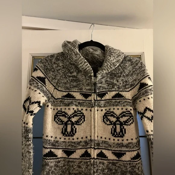 TNA sea to sky Women's Sweater - Picture 5 of 8